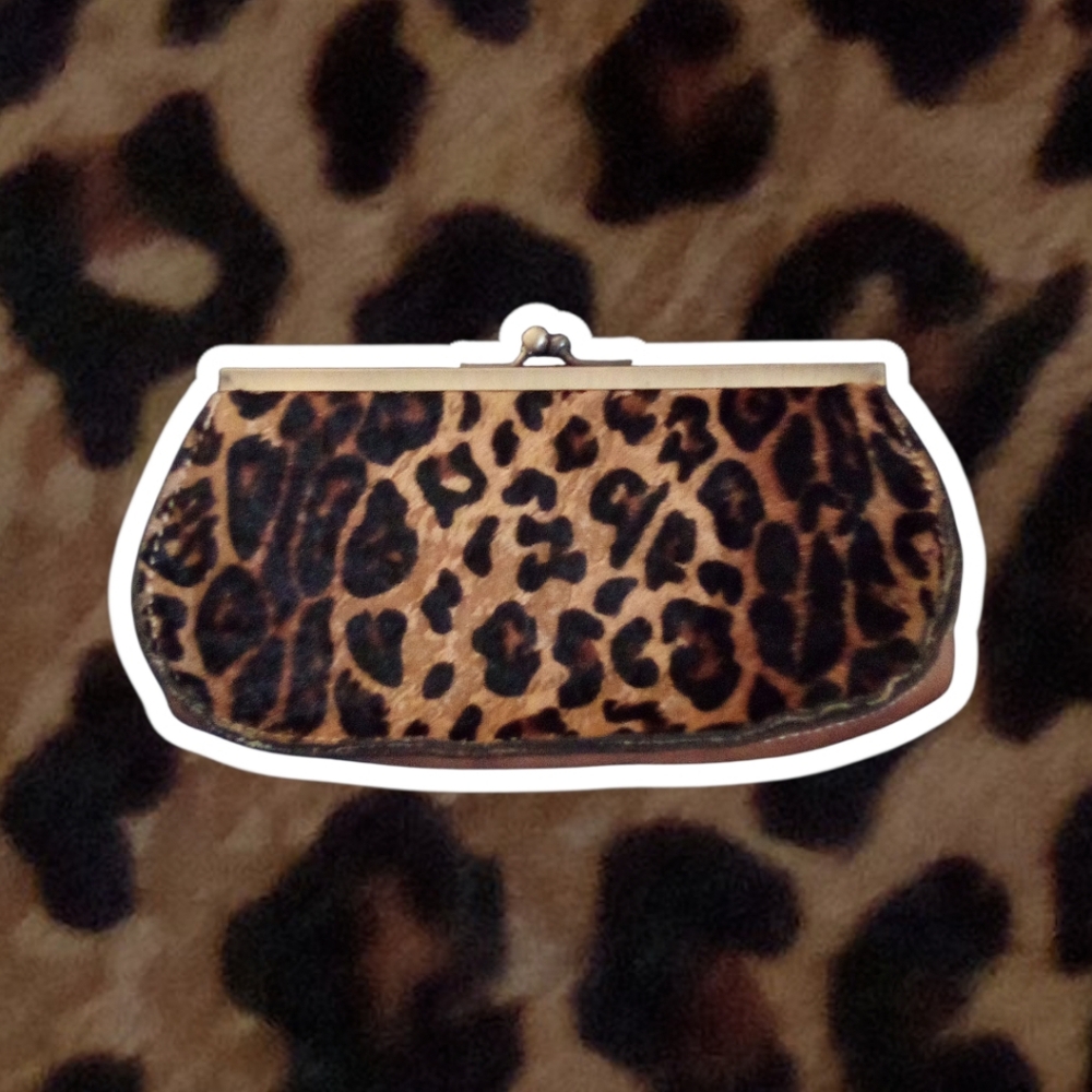 (NWOT) Patricia Nash® Kisslock Clutch - Leopard Print